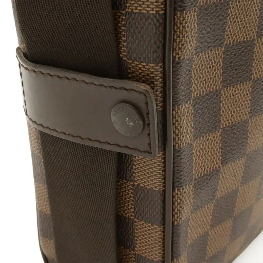 Louis Vuitton delivery duty